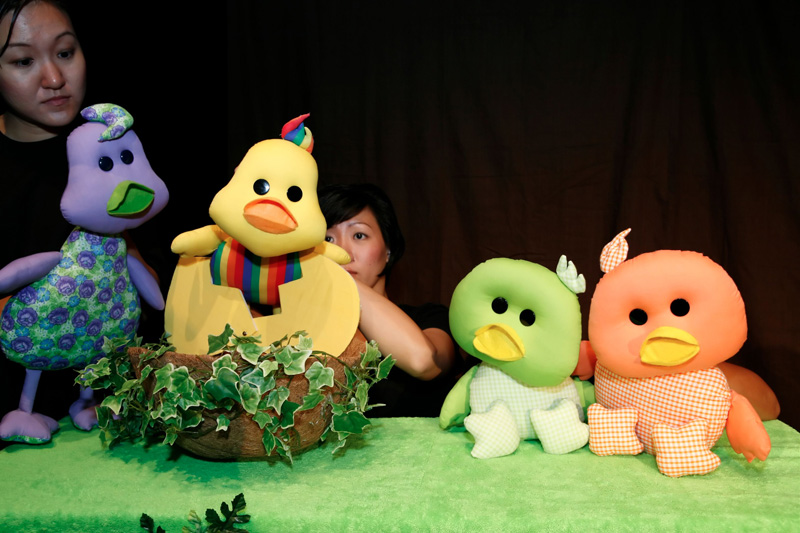 The duckies puppets in in Duckie Can't Swim by Paper Monkey Theatre