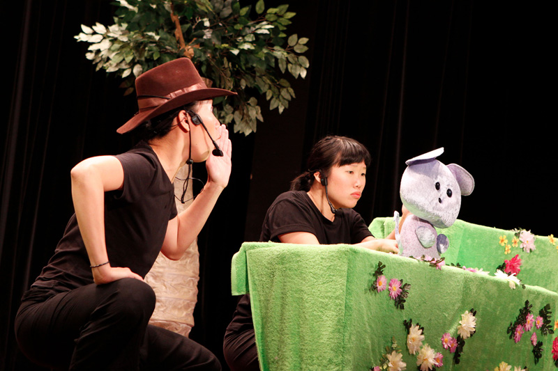 The mouse puppet in Tree Neighbours by Paper Monkey Theatre