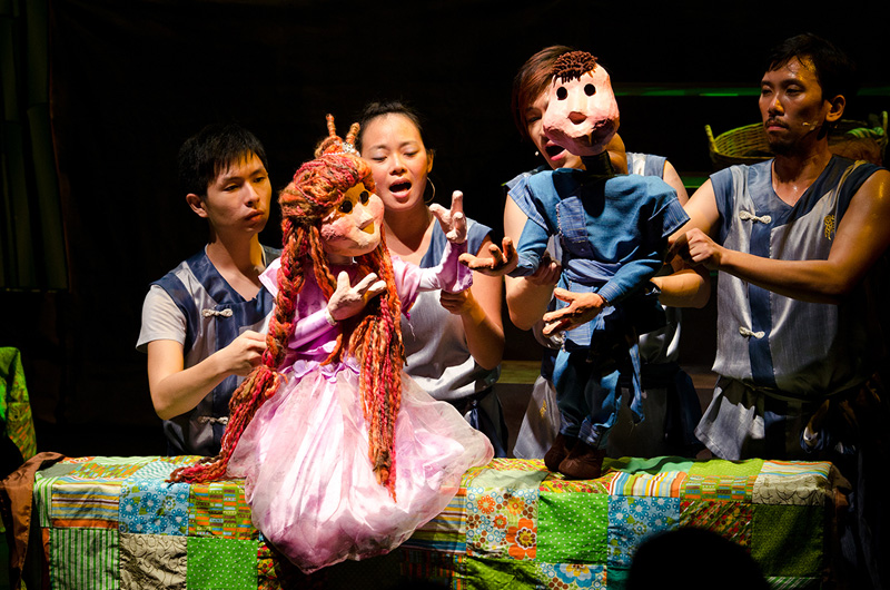 Boy puppet with princess puppet in Dragon Dance by Paper Monkey Theatre Singapore